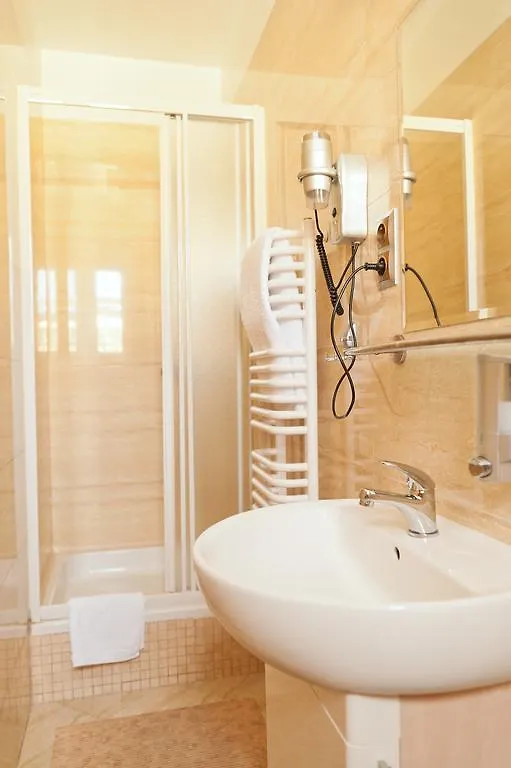 Villa Anna Gdansk - Noclegi Rooms - Free Parking Konukevi