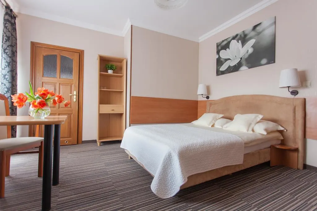 Villa Anna Gdansk - Noclegi Rooms - Free Parking Konukevi