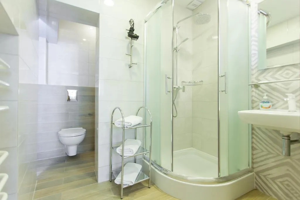 Villa Anna Gdansk - Noclegi Rooms - Free Parking Konukevi